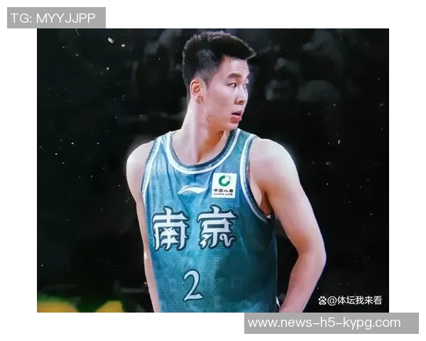 郭昊文表现出色尽管球队失利11投7中三分球命中率高达75砍下22分3篮板3助攻